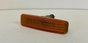 97-03 BMW E39 540I TURN SIGNAL LIGHT FENDER SIDE MARKER AMBER LENS 8360589 OEM - Picture 1 of 4