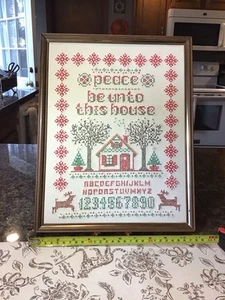 Vintage Kreuzstich SAMPLER WEIHNACHTEN "FRIEDE SEI MIT DIESEM HAUS" gerahmt 14"x11" - Bild 1 von 16