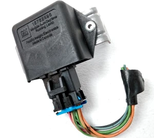 15762895 Chevy 2000-2002 Express Daytime Running Light Control Module Relay R9 - Picture 1 of 12