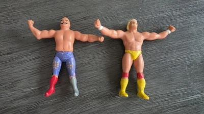 Figuras de colección 1985 Bendies LJN WWF Julk Hogan y Iron Shiek Titan Sports Foto 1 de 4