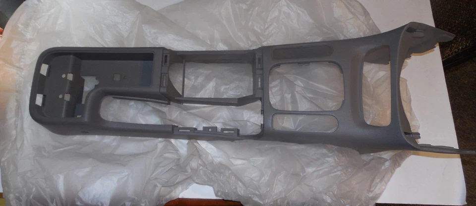 New Saturn GM OEM 2000 LS2 & Others Center Console 10376889 - Image 1 of 2