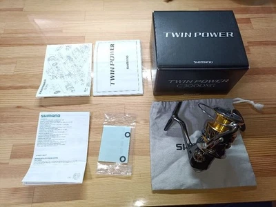 SHIMANO 20 TWIN POWER C3000XG 397014 - Image 1 of 4