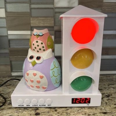 It's About Time Stoplight Sleep Enhancing Alarm Clock for Kids Owl Clock WORKS - Image 1 of 4