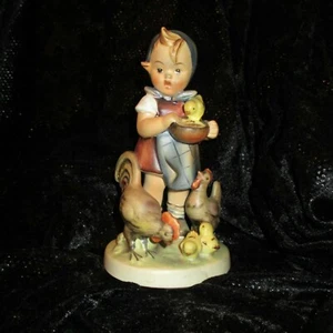 Goebel HUMMEL Figurine FEEDING TIME 199 TMK2 Girl w/ Chickens MINTY full bee - Picture 1 of 6