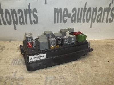 Caja de bloque de fusibles y relés Cadillac Deville 2001-2003 de fábrica OEM -- 25707241 DH Foto 1 de 4