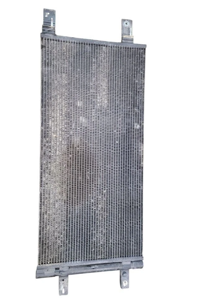 Condensador de CA para camioneta Ford F250SD 11-16 628829 Foto 1 de 4