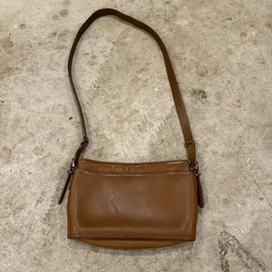 Bolso Bandolera Coach Equestrian Zip 9802 De Colección Tostado Estados Unidos Años 90 ENVEJECIDO - Imagen 1 de 9