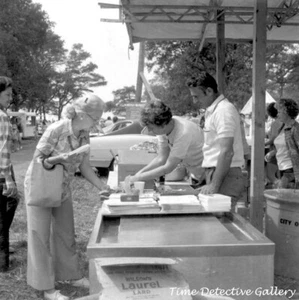 The Mullet Festival Fish Fry, Niceville, Florida - 1977 - Vintage Photo Print - Picture 1 of 1
