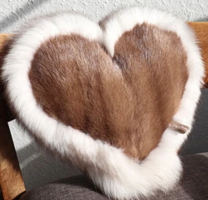 Nerz Herz Kissen Pelz Blaufuchs Fell Sofa Deko Geschenk Handarbeit Beige Weiß - Bild 1 von 5