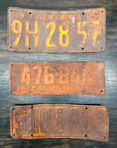 3 Vintage California Car License Plates - Years 1925 1928 1935 - Picture 1 of 2