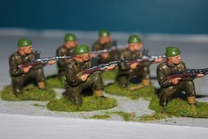 6 PAINTED BRITISH PARATROOPERS AIRFIX (4) - Picture 1 of 6