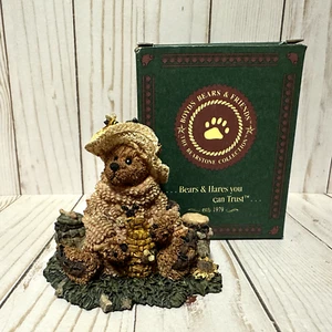 Boyds Bears Figur Bailey Honigbär 2260 hält Bienenstock im Originalkarton - Bild 1 von 9