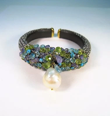 PEARL, TURQUOISE, APATITE PERIDOT IOLITE STINGRAY BRACELET, GOLD over 925 SILVER - Image 1 of 4