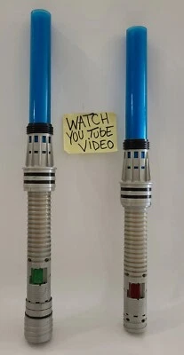 星球大战蓝色光剑绿色和红色水晶套装 2 件光与声音玩具 阅读⬇️ — 第 1/4 张图片