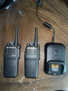 Motorola MOTOTRBO XPR6350 UHF 403-470 MHz DMR Radio cyfrowe AAH55QDC9LA1AN XPR - Zdjęcie 1 z 20