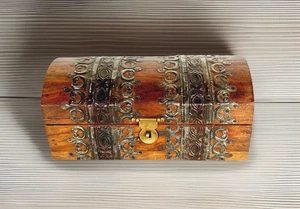 Vintage Wood & Metal Decorations Trinket Box Chest 7"x3-3/8"x2-7/8" - Picture 1 of 12