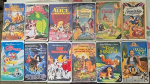 VHS Classic Movies, 8 Walt Disney and 4 Others - Clamshell Cases - LOT of 12 - Bild 1 von 4