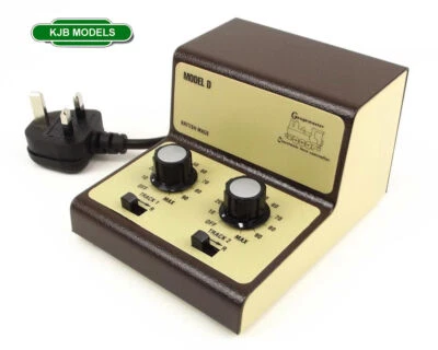 BNIB N / OO Gauge Gaugemaster GMC-D Model D Twin Track Cased Controller - Image 1 of 3