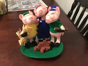 Annalee Dolls The Three Little Pigs 2012 - Picture 1 of 2