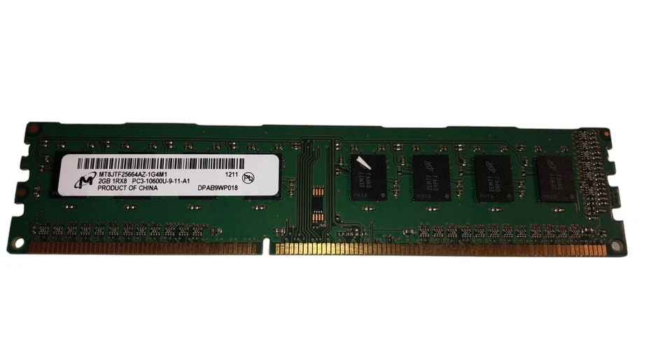 Memoria DDR3 MT8JTF25664AZ-1G4M1 Micron 2GB PC3-10600 DDR3-1333MHz CL9 240-Pin - Immagine 1 di 1