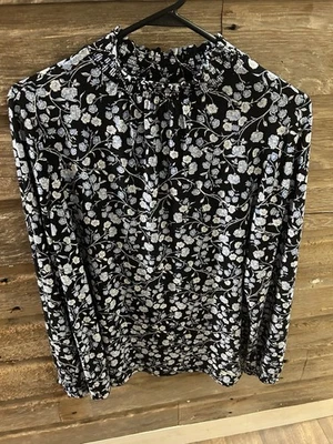 Blusa Anne Klein negra floral manga larga, talla grande Foto 1 de 3