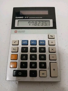 Calculadora electrónica de células solares Casio JS-8 de colección probada funciona - Imagen 1 de 3