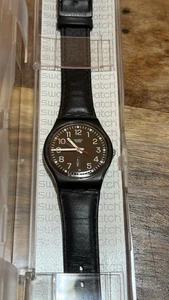 Swatch Red Sunday GB750 black with leather strap - original box & papers. - Picture 1 of 6