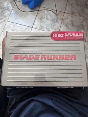 Blade Runner Limited Edition Suitcase HD-DVD 02 /2500 - Image 1 of 4