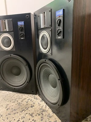Super *Diffusori VINTAGE JVC Zero 6 in legno marrone scuro ( leggi descrizione) - Immagine 1 di 4