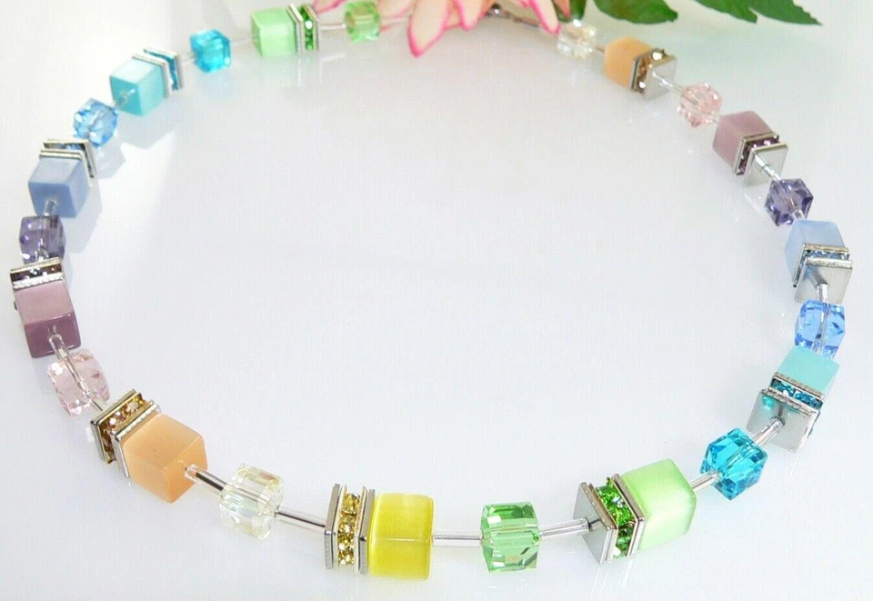 Halskette 8mm Cube Cat Eye weiß Kristallglas mehrfarbig pastell Strass 510m - Bild 1 von 4