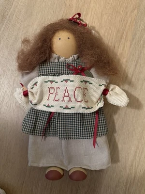Muñeca coleccionable vintage Lizzie High “PEACE” The Christmas Pageant Foto 1 de 2