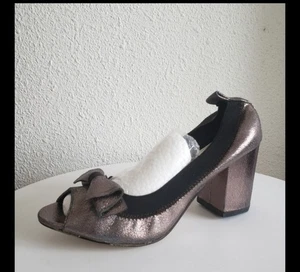 Badgley Mishka Women Metallic Tone Leather Shoes Size 8.5 Open Toe - Picture 1 of 12