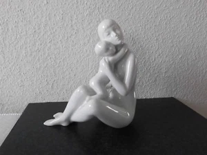 Porzellanfigur Figur Porzellan Frau mit Kind Umarmung Royal Dux Figuren H 21 cm - Bild 1 von 8