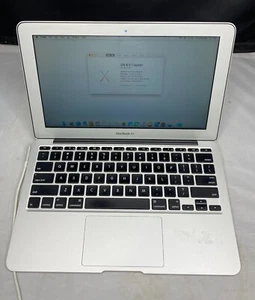 Apple MacBook Air 11" metà 2011 256 GB, 1,8 GHz, Intel Core i7, 4 GB - argento - Foto 1 di 9