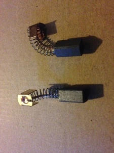 UNIVERSAL 2 X CEPILLOS CARBONO 6MM 6.5MM 12MM PIEZAS HERRAMIENTAS - Imagen 1 de 1