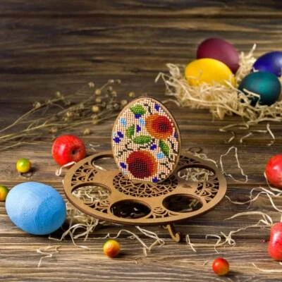 Сделай сам набор для вышивки бисером на дереве «Яйцо с красными цветами»  - Изображение 1 из 4