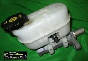 Tesla Model S 2012-2016 MASTER CYLINDER ASSEMBLY - 1012042-00-B - Bild 1 von 5