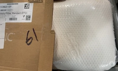 Almohada sinfónica de espuma viscoelástica Tempur-Pedic, estándar, blanca Foto 1 de 4