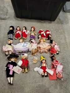 Konvolut Vintage 8 Zoll Madame Alexander International Puppen 15 Stück - Bild 1 von 24