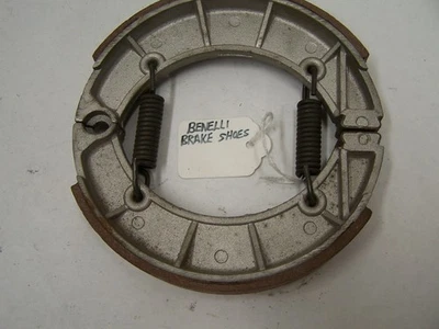 BENELLI ТОРМОЗНОЙ БАШМАК ЛОТ 1 КОМПЛЕКТ В КОМПЛЕКТЕ С ПРУЖИНАМИ И 1 БАШМАК СМ. ИЗМЕРЕНИЯ??? - Изображение 1 из 4