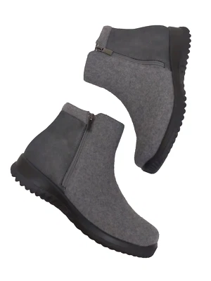 $200 DREW 9.5 W Bootie Kool Gray Flannel/Leather Ankle Zip - Image 1 of 4