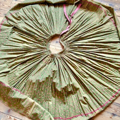 Falda de baile folclórico de algodón floral con estampado de ramitas verdes hecha a mano cintura 23 Foto 1 de 4