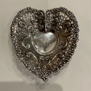 GORHAM Sterling Heart Dish Chantilly 966 Ball Foot Filigree Repousse Monogram R - Picture 1 of 5