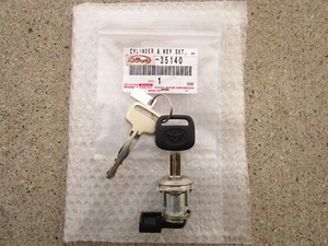 95 - 00 TOYOTA TACOMA FUEL FILLER DOOR LID COVER LOCK CYLINDER W/ KEY OEM NEW - Picture 1 of 4