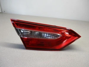 TOYOTA CAMRY LH INNER TAIL LIGHT 2018, ORIGINAL USED, 8159133210 - Imagen 1 de 9