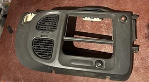 FORD TRANSIT MK6 RHD TABLERO CENTRAL PANEL DE MOLDURA ENVOLVENTE 2000-2006 YC15V04302 - Imagen 1 de 6