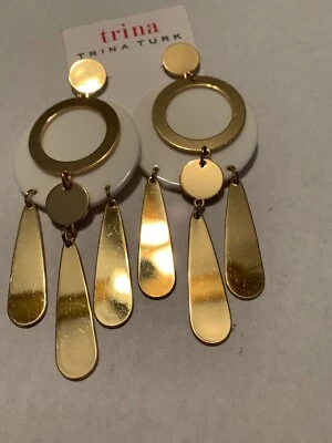 Brincos Trina Turk tom dourado branco pendurado círculo lágrima 4” US$ 98 #56 - Imagem 1 de 4