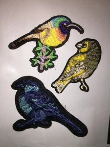 3 Sew On Patches Appliqué Patch Bird Birds Blue Yellow Brown Green 7cm - Picture 1 of 10