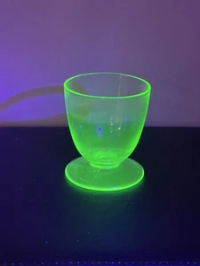 Green Vintage Depression Vaseline Glass Sherbet Ice Cream Bowls - Picture 1 of 9