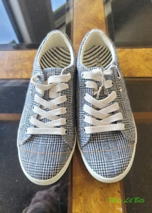 Taos Star Women's Size 7.5 Black Plaid Sneakers 12844 NEW - Picture 1 of 5